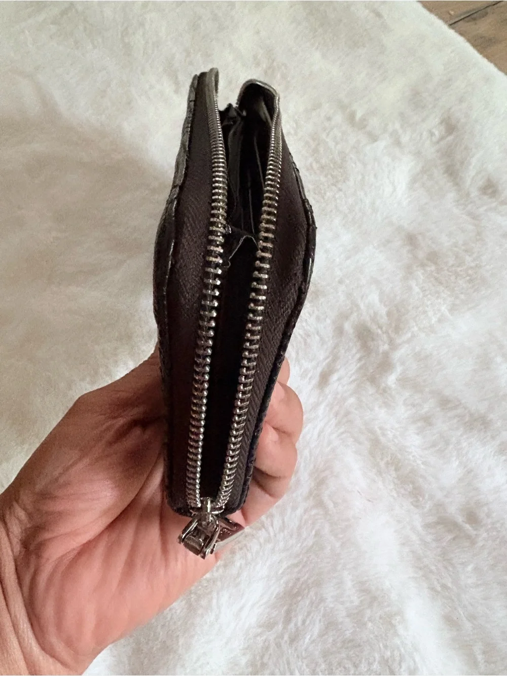 Steve Madden black zip